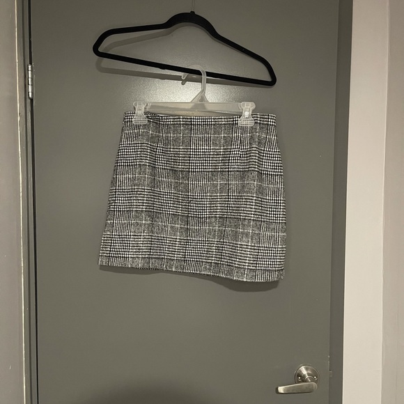 F21 Skirt - Picture 1 of 2